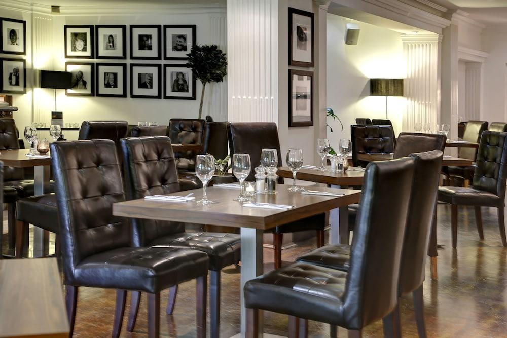 Western Manchester Oldham Smokies Park Hotel 3*