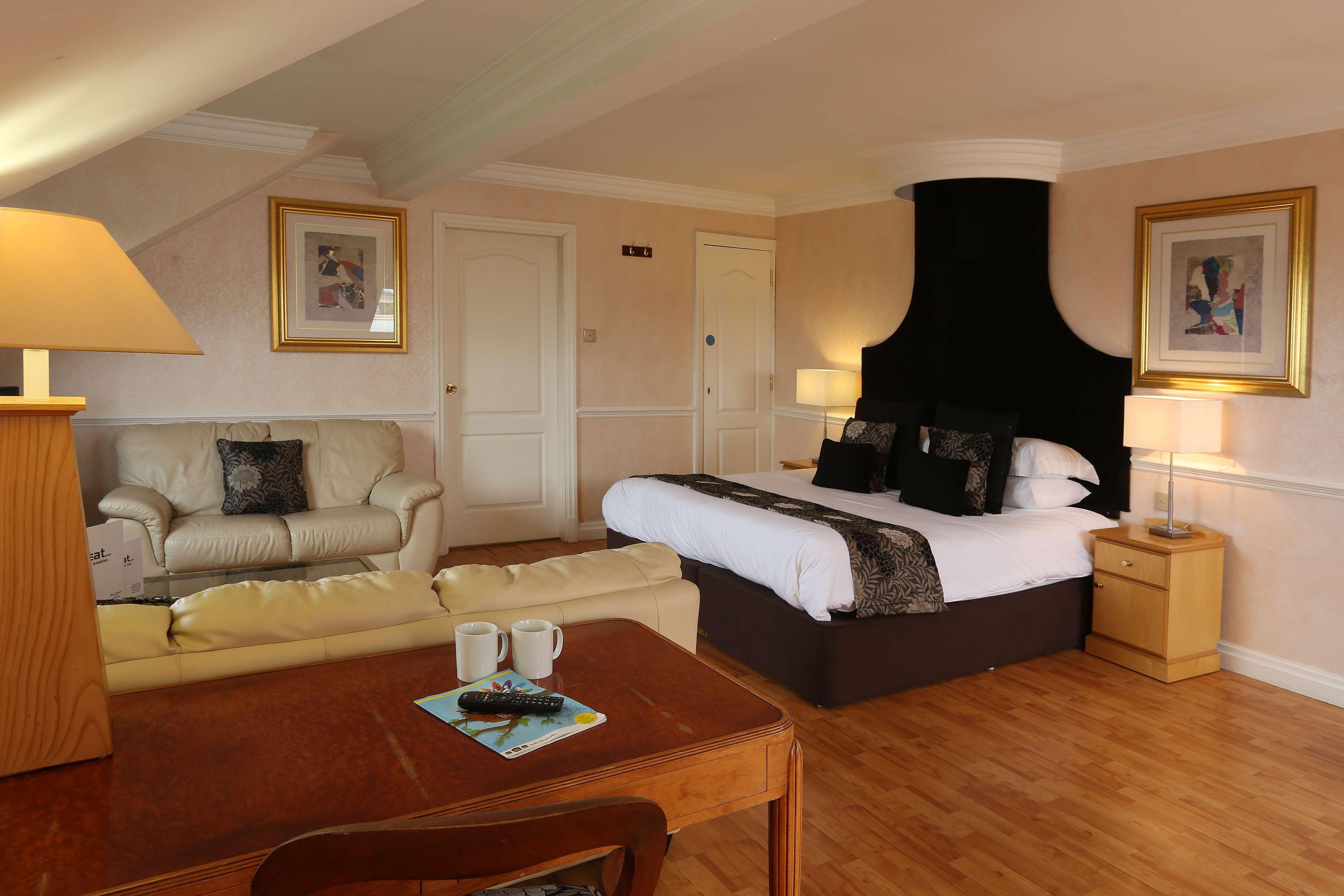 Holiday - - Oldham By Ihg Hotel