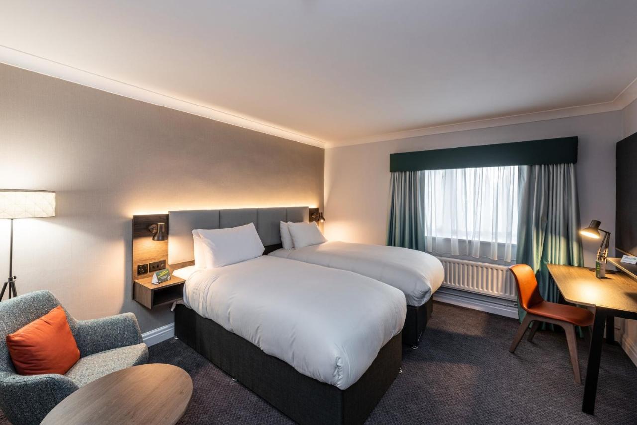 Western Manchester Oldham Smokies Park Hotel 3*