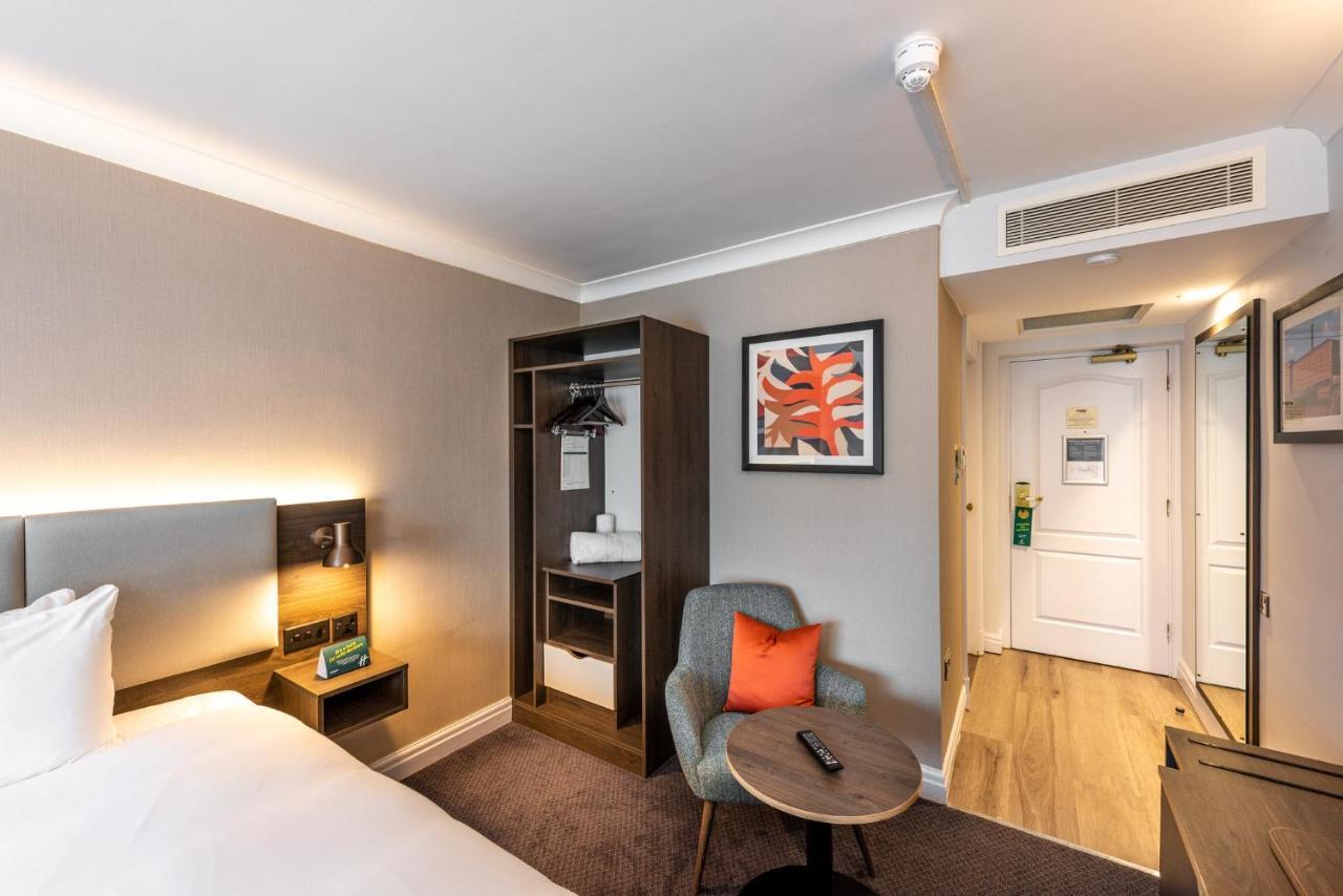 Hotel Western Manchester Oldham Smokies Park