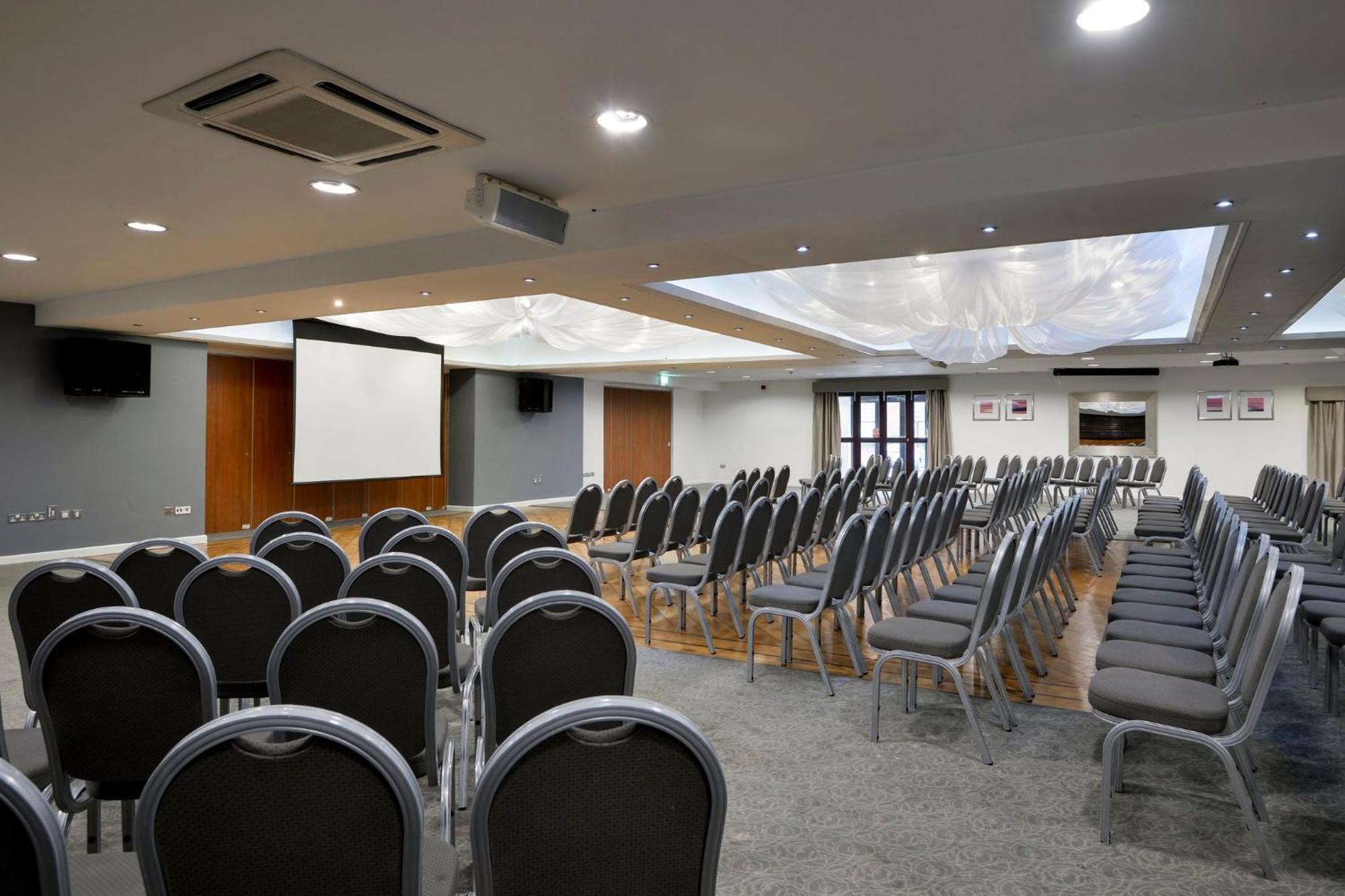 Hotel - - Oldham By Ihg 3*