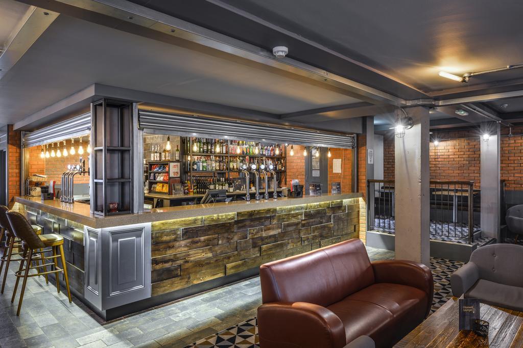 Holiday - - Oldham By Ihg Hotel